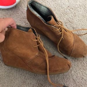Tom brown wedge booties